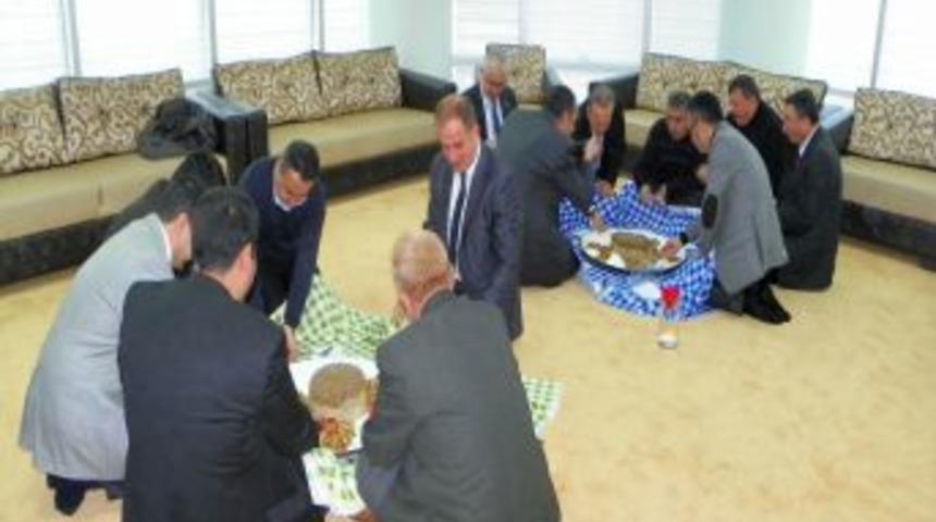 Vali G&uuml;ner, AGİAD&rsquo;ı ziyaret etti