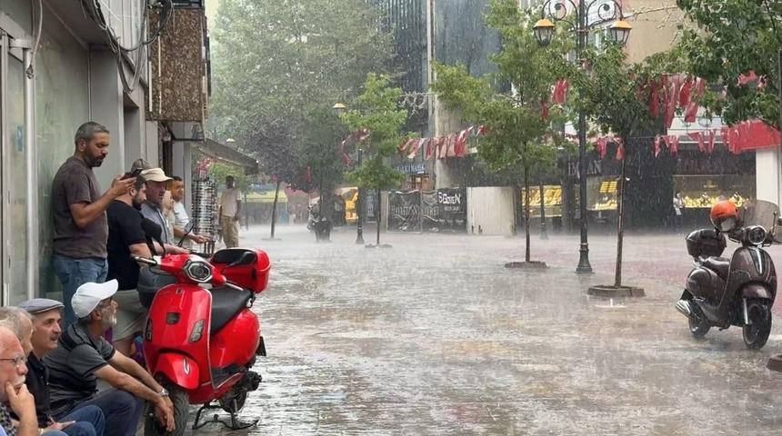 Karab&uuml;k i&ccedil;in kuvvetli sağanak uyarısı
