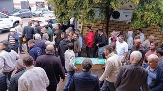 Otomobilin çarptığı 2 yaşındaki Melis, son yolculuğuna uğurlandı