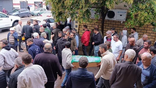 Otomobilin çarptığı 2 yaşındaki Melis, son yolculuğuna uğurlandı