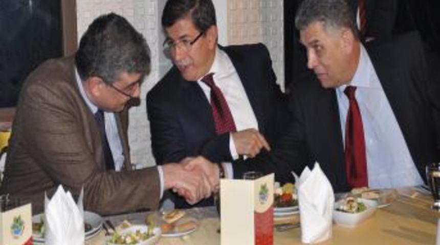 Davutoğlu: Edirne, İzmir ve Antalya&rsquo;da temsilciliklerimizi kuruyoruz