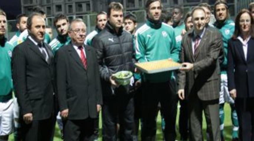 Bursaspor, kardeş Ankarag&uuml;c&uuml;&rsquo;nden 3 puan bekliyor