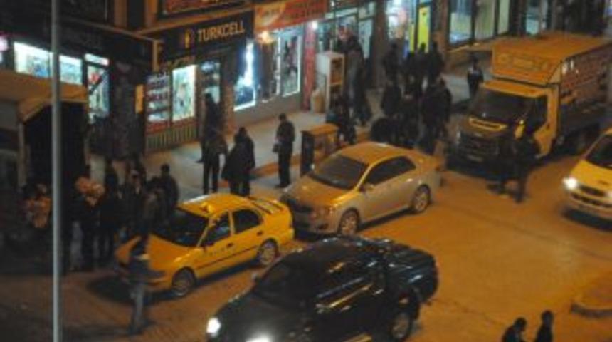 Hakkari'de 4.4 şiddetindeki deprem kısa s&uuml;reli paniğe sebep oldu