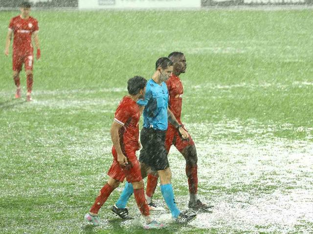 &Uuml;mraniyespor - Boluspor ma&ccedil;ına yağmur engeli!