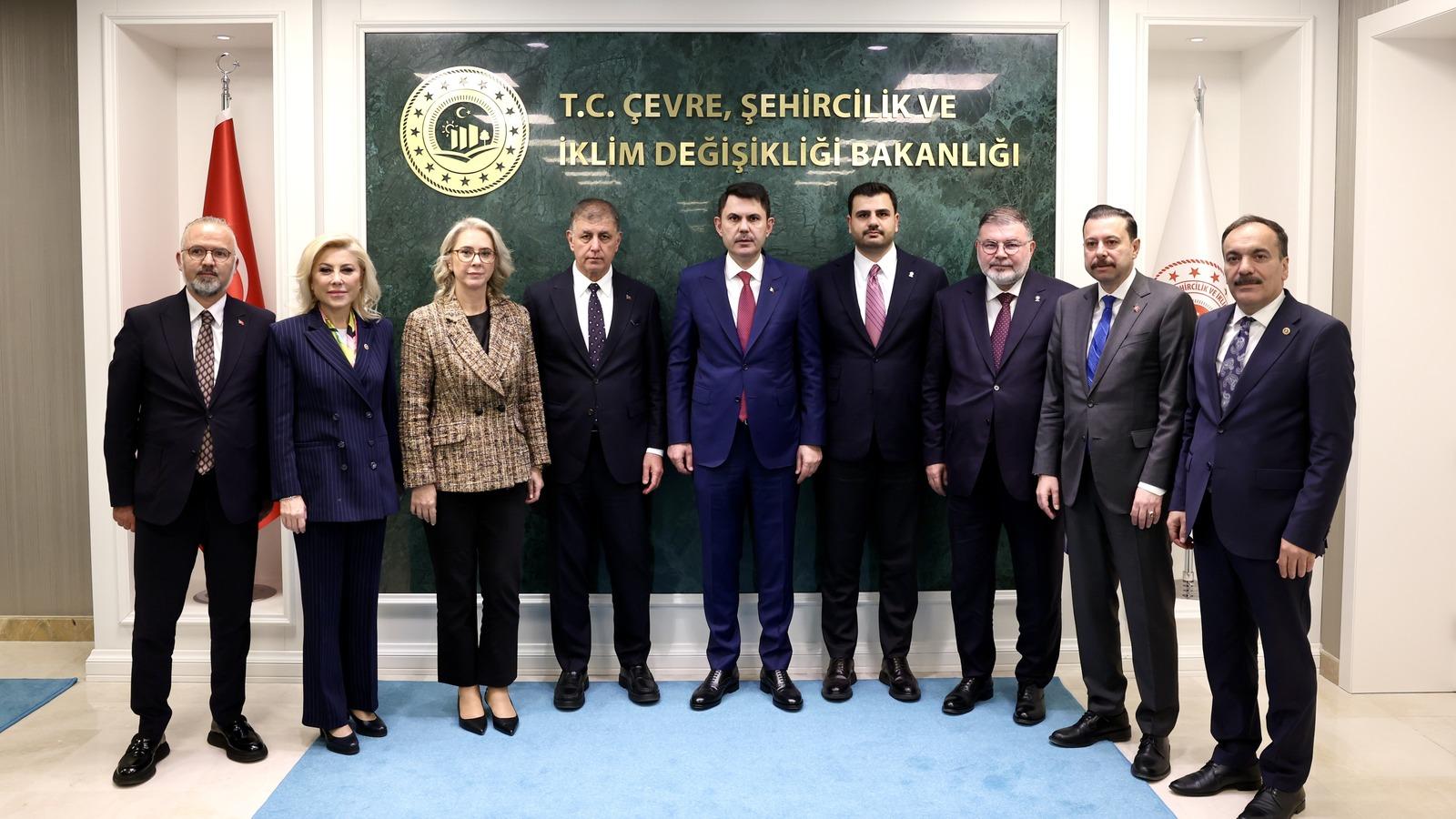 Bakan Kurum, İzmir Büyükşehir Belediye Başkanı Cemil Tugay'ı kabul etti