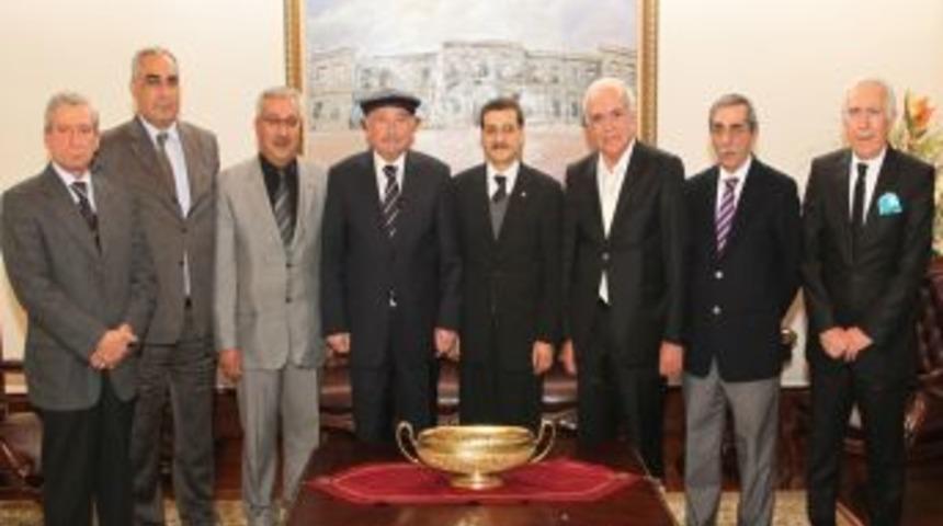 Vali Y&uuml;ksel, Elazığlı iş adamlarından Ankara'ya sahip &ccedil;ıkmalarını istedi