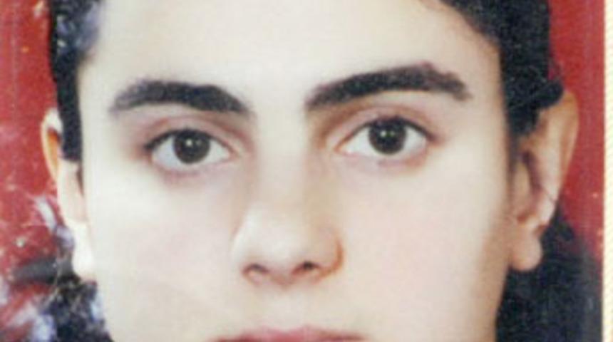 Kızını &ouml;ld&uuml;rd&uuml;