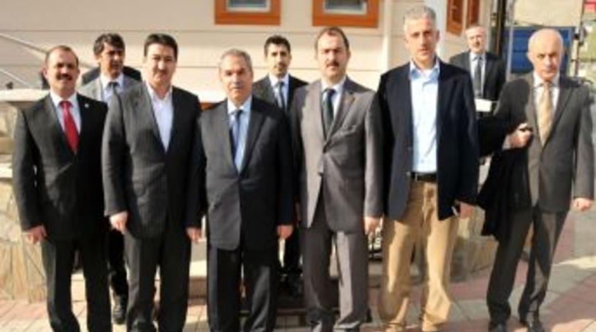 Demirtaş: &Ouml;ğrencileri sokaktan kurtaracak projelere imza atmayı s&uuml;rd&uuml;receğiz