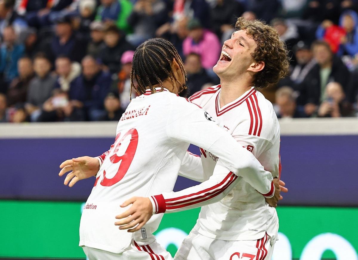 Şampiyonlar Ligi nde 9 gollü maç! Liverpool dan gol şov! 3