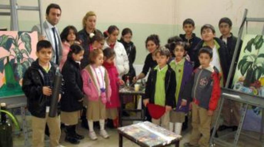 Minik ressamlar, Dicle &Uuml;niversitesi'ni gezdi