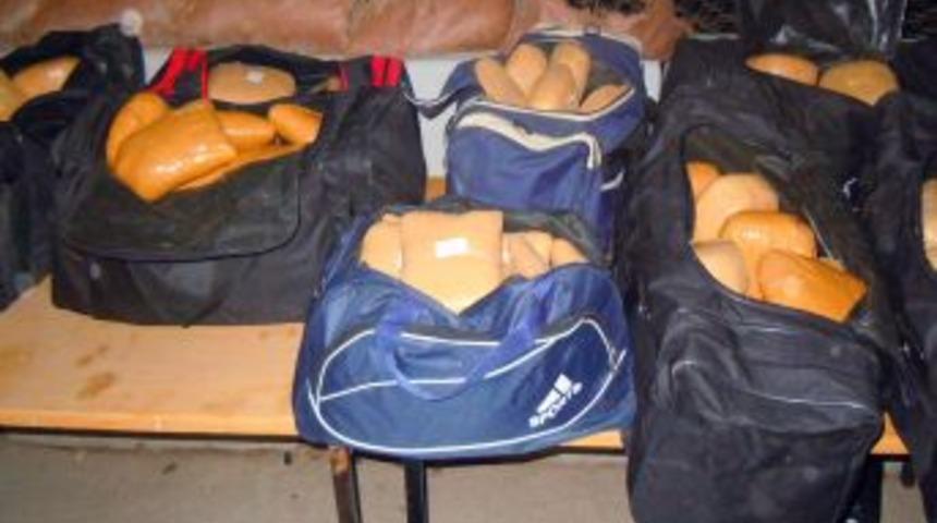 Bitlis'te uyuşturucu operasyonu: 184 kilogram esrar ele ge&ccedil;irildi