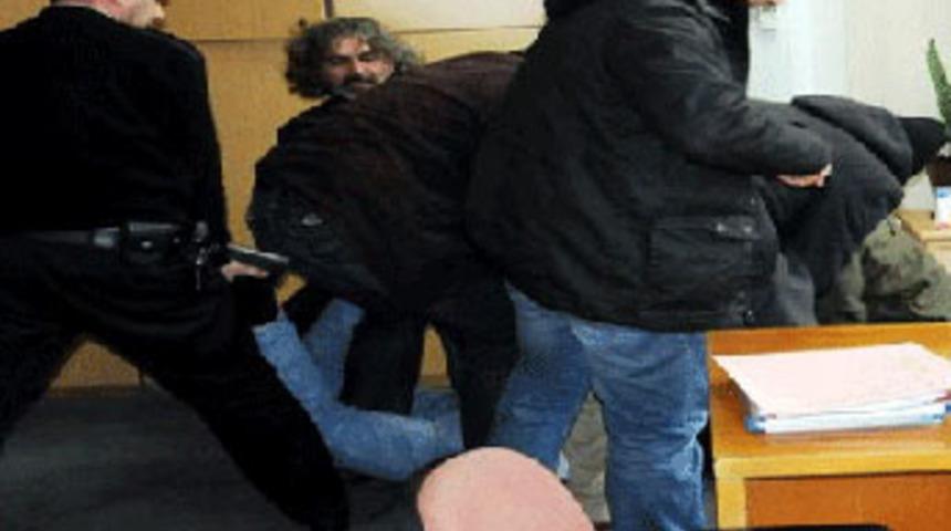 Vergi dairesinde rehine krizi