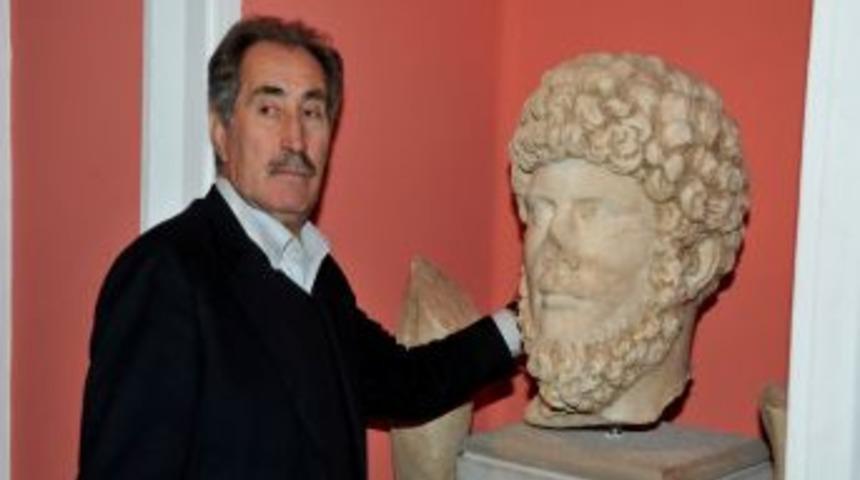 Bakan G&uuml;nay, Antalya M&uuml;zesi'ni gezdi