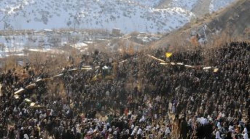 35 kişi Uludere&rsquo;de g&ouml;zyaşları arasında toprağa verildi