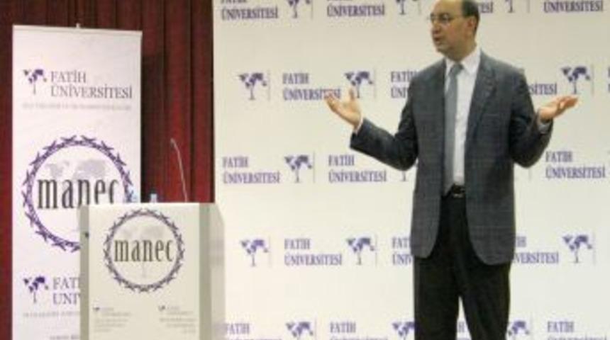 Ali &Uuml;lker, tecr&uuml;belerini &ouml;ğrencilerle paylaştı