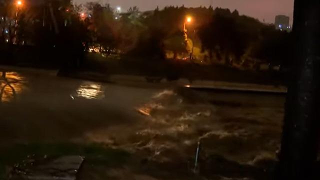 İstanbul'u sel vurdu, Kağıthane deresi taştı! Gazeteci Adem Metan o bölgeden an be an aktardı: Umarım korkulan bir tablo olmaz
