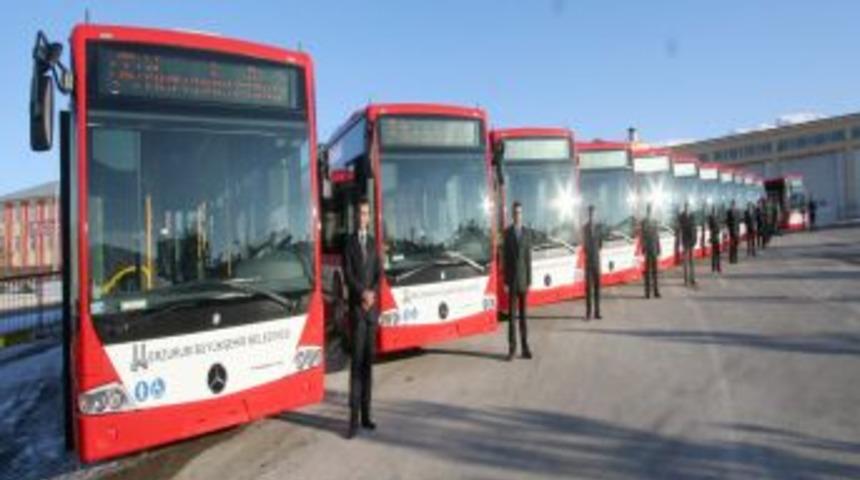 Erzurum i&ccedil;in alınan 13 k&ouml;r&uuml;kl&uuml; otob&uuml;sle şehir i&ccedil;i ulaşım rahatlayacak