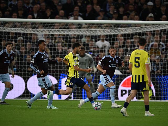 Fenerbah&ccedil;e'ye İngiltere'de ağır fatura! Aston Villa 6 golle kazandı