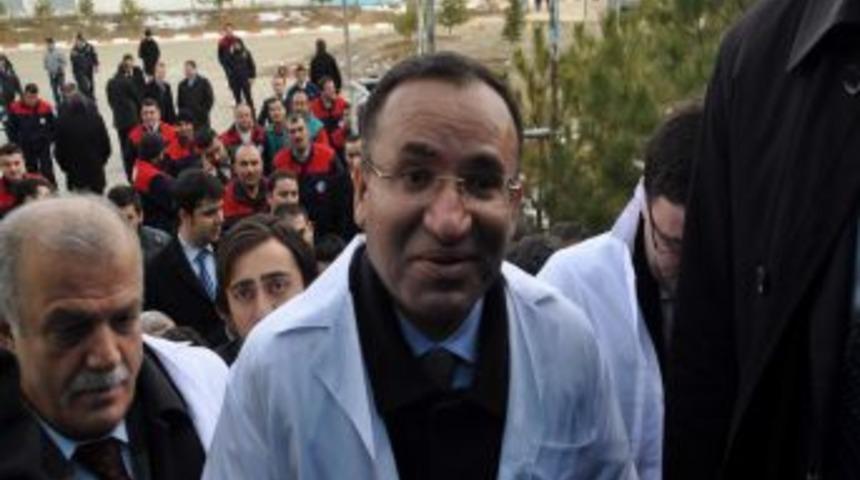 Bozdağ: Yozgatlılara hizmet borcumuz var