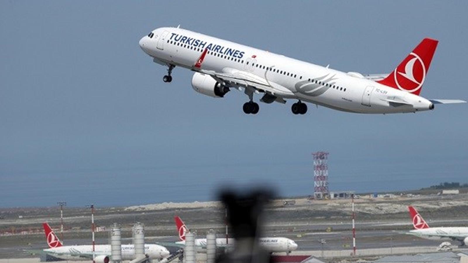Bakanlık duyurdu: "İstanbul Havalimanı'na iniş yapamayan 43 uçak başka havalimanlarına yönlendirildi"