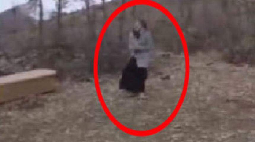 25 yakınını kaybeden kadın kendini bı&ccedil;akladı