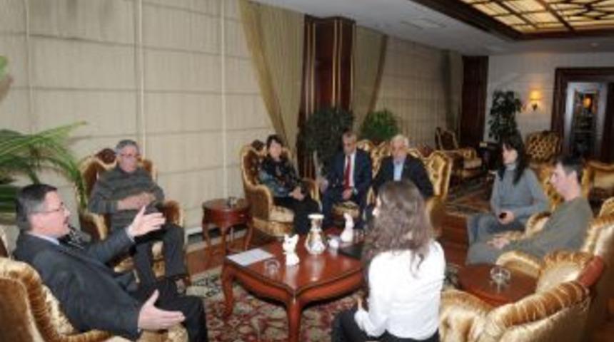 Başkan G&ouml;k&ccedil;ek, telef olan sirk ayılarının sahiplerine destek verecek