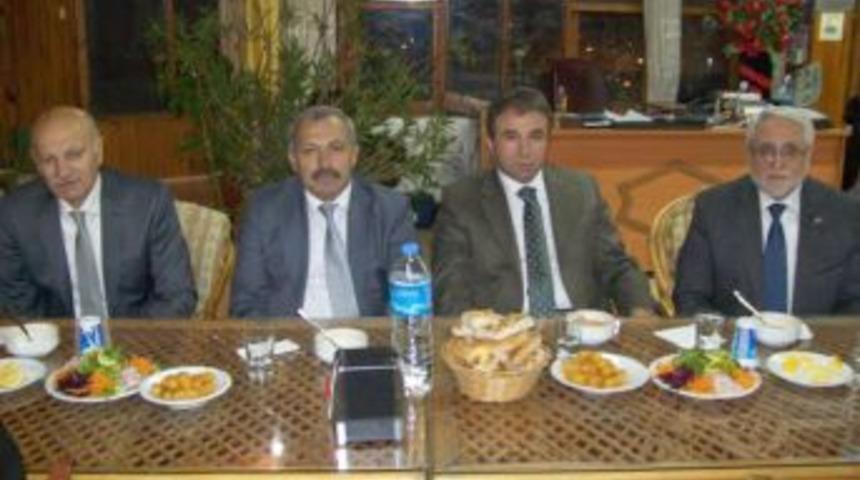 M&uuml;ft&uuml; Arslan, Turhal&rsquo;a veda etti