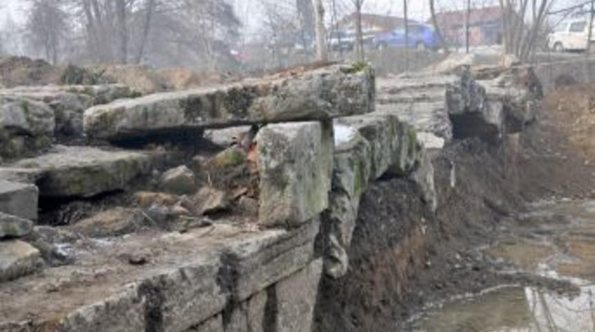 2 bin yıllık k&ouml;pr&uuml; g&uuml;n y&uuml;z&uuml;ne &ccedil;ıkıyor