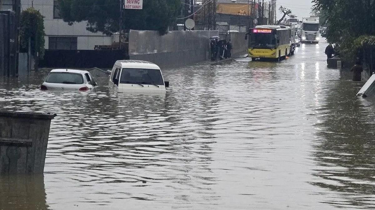 Bakan &Ccedil;ift&ccedil;i&rsquo;den meteorolojik uyarı paylaşımı 2