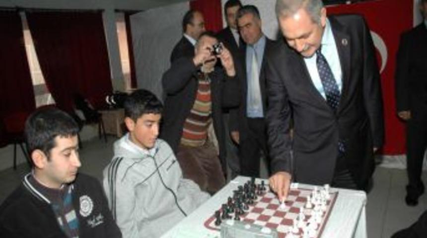 Osmaniye&rsquo;de kurtuluş etkinlikleri satran&ccedil; turnuvası ile başladı