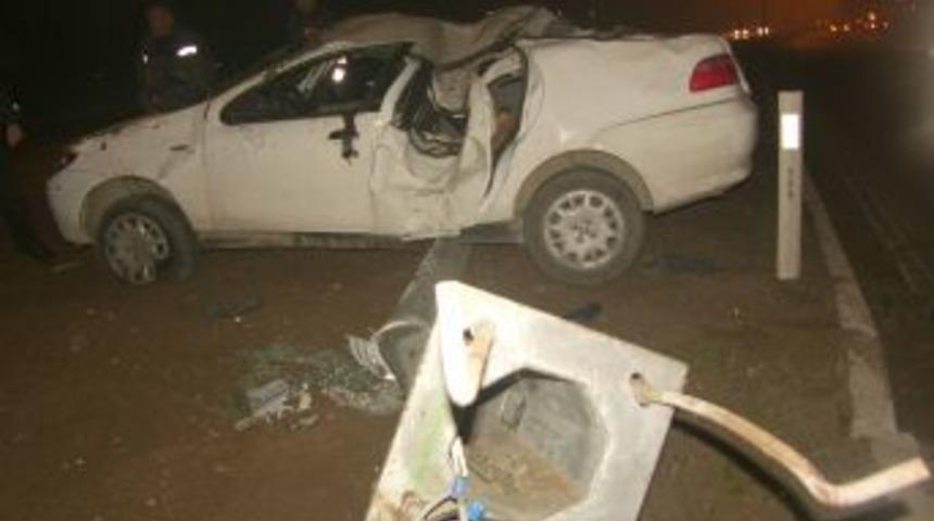 Otomobil gizli buzlanma olan yolda takla attı: 4 yaralı