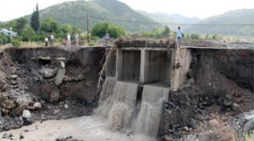 Selde yıkılan k&ouml;pr&uuml; 7 ay sonra trafiğe a&ccedil;ıldı