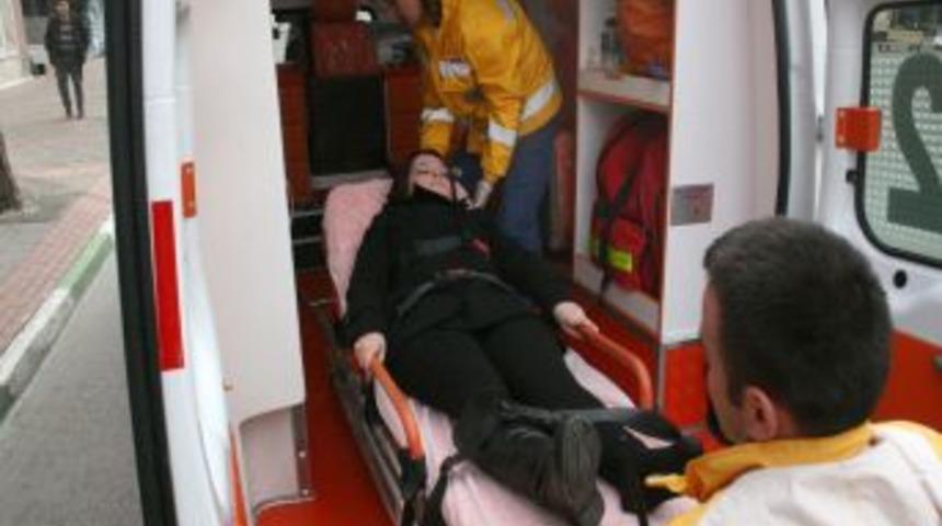 Yolda y&uuml;r&uuml;rken maganda kurşununa hedef oldu