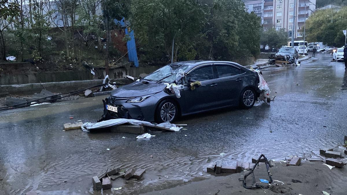 İstanbul da geceyi en iyi anlatan kare! G&uuml;n ağarınca ortaya &ccedil;ıktı 1