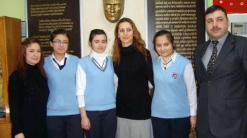 G&ouml;rme engelli arkadaşlarına ses kayıt cihazı aldılar