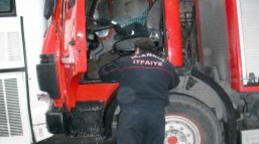 Yangın ihbarı veren PKK yandaşları, itfaiye ekiplerine molotofla saldırdı