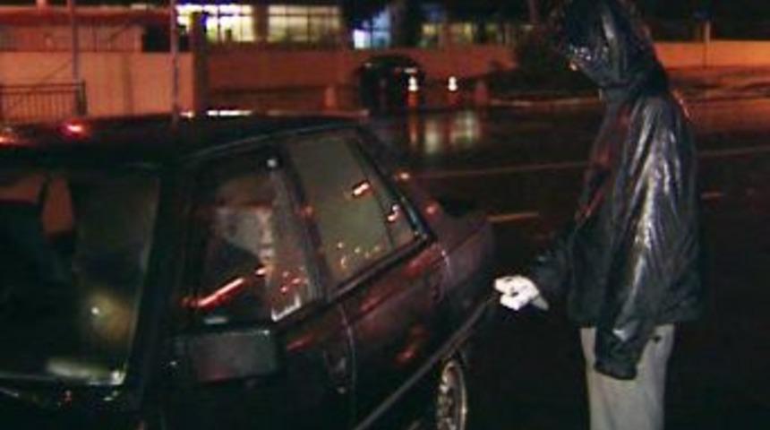 Yeni yıla mendil satarak girdi