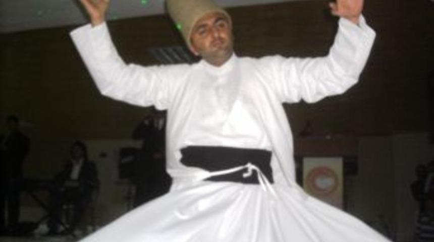 Yeni yılı sema g&ouml;sterisiyle karşıladılar