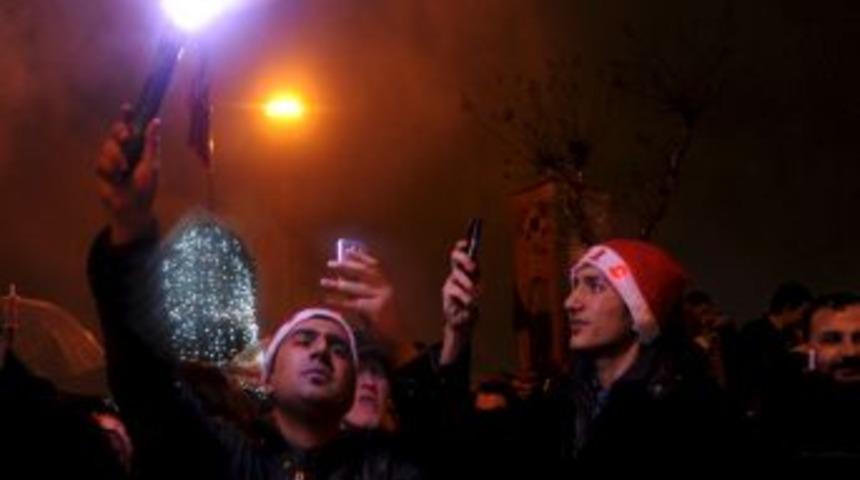 İstanbullular 2012'yi coşkuyla karşıladı