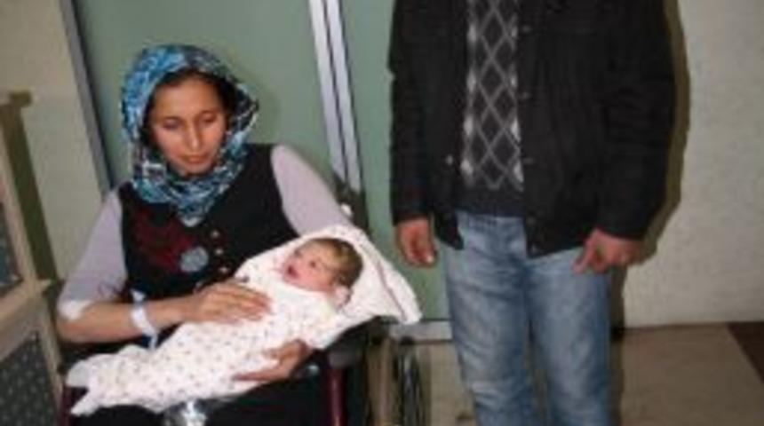Adana'da 2012&rsquo;nin ilk bebeği Muhammed H&uuml;seyin oldu