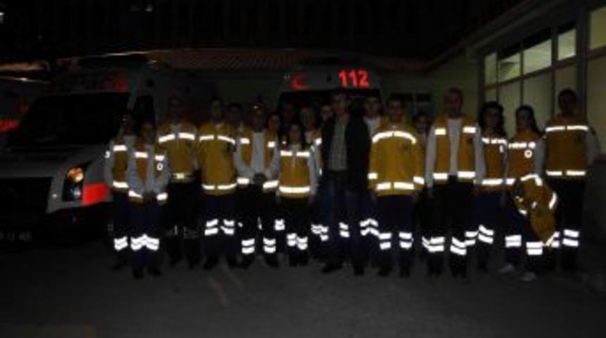 Bı&ccedil;aklanan vatandaşa m&uuml;dahaleye giden sağlık ekibi saldırıya uğradı