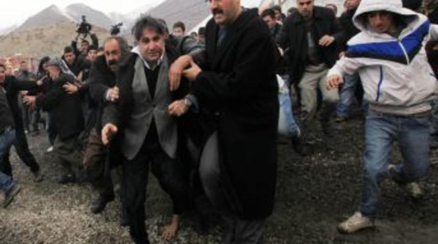 Uludere Kaymakamı Yavuz: Beni kurtaran k&ouml;yl&uuml;lere m&uuml;teşekkirim