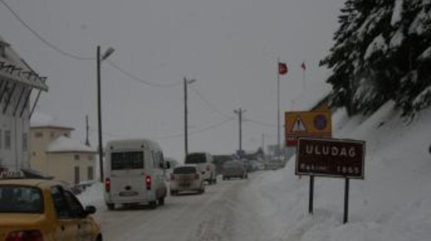 Uludağ&rsquo;da kar kalınlığı 90 santimetre