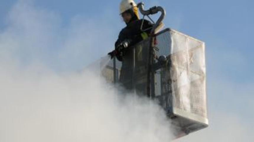 İzmir'de yangınların &ccedil;ıkış nedenlerinde sigara izmariti ilk sırada