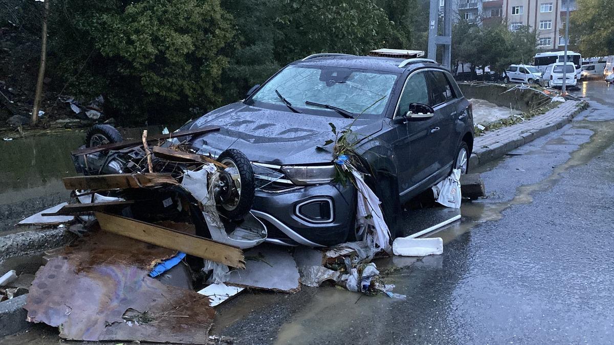İstanbul da selde aracı hasar g&ouml;ren ne yapacak? Sel hasarında kasko detayı 2