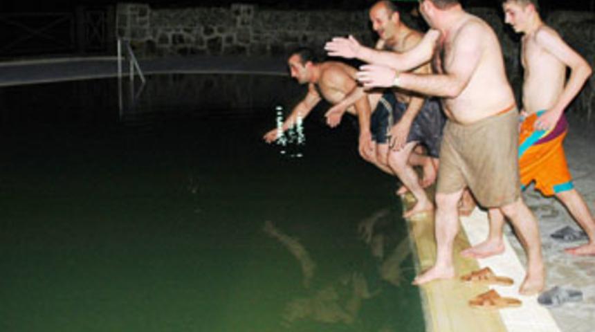 2012'ye titreyerek girdiler