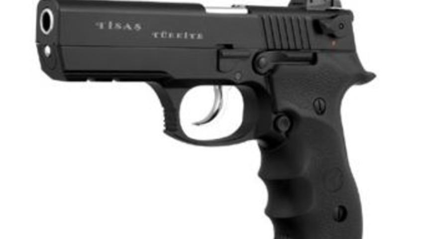 2012&rsquo;nin ilk dakikalarında silahlar konuştu