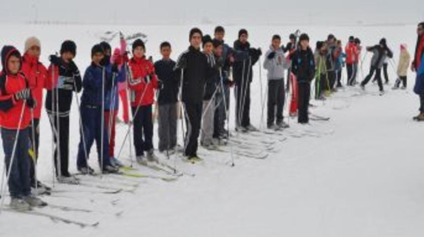 Muş&rsquo;ta kayak il birinciliği m&uuml;sabakaları yapıldı