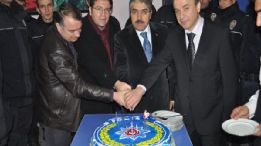 Vali &Ccedil;ınar, polis karakolunu ziyaret etti