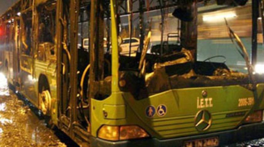 İETT otob&uuml;s&uuml;ne molotoflu saldırı!